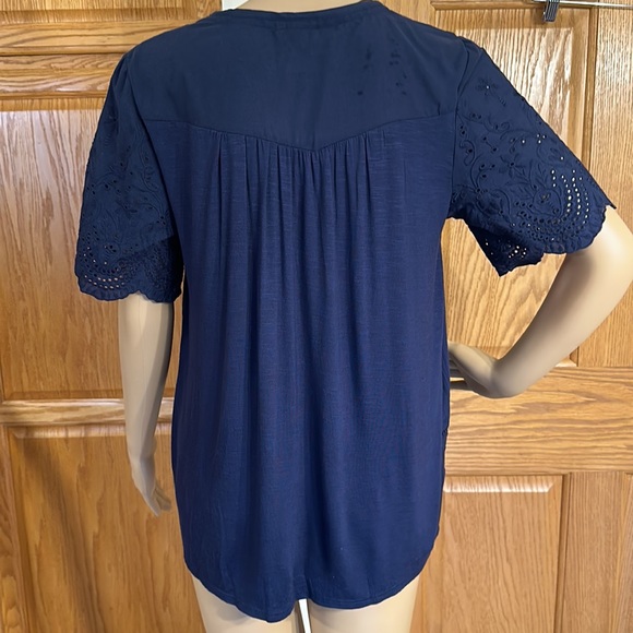 Knox Rose Navy Blue eyelet trim, peasant top with short sleeves - Picture 3 of 8